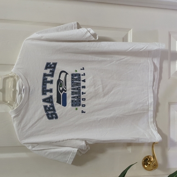 Delta Pro Weight Women's Short Sleeve Tee Seattle Football Size Large - Picture 1 of 5
